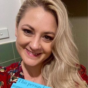 Meet your Posher, Sera